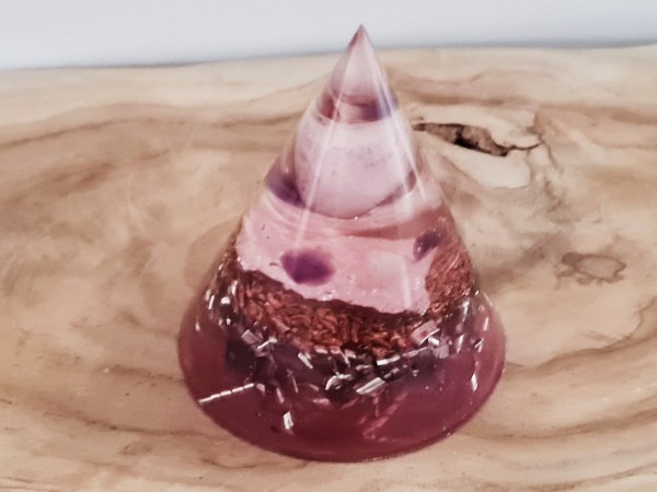 Orgonite cône jade rose couleur rose